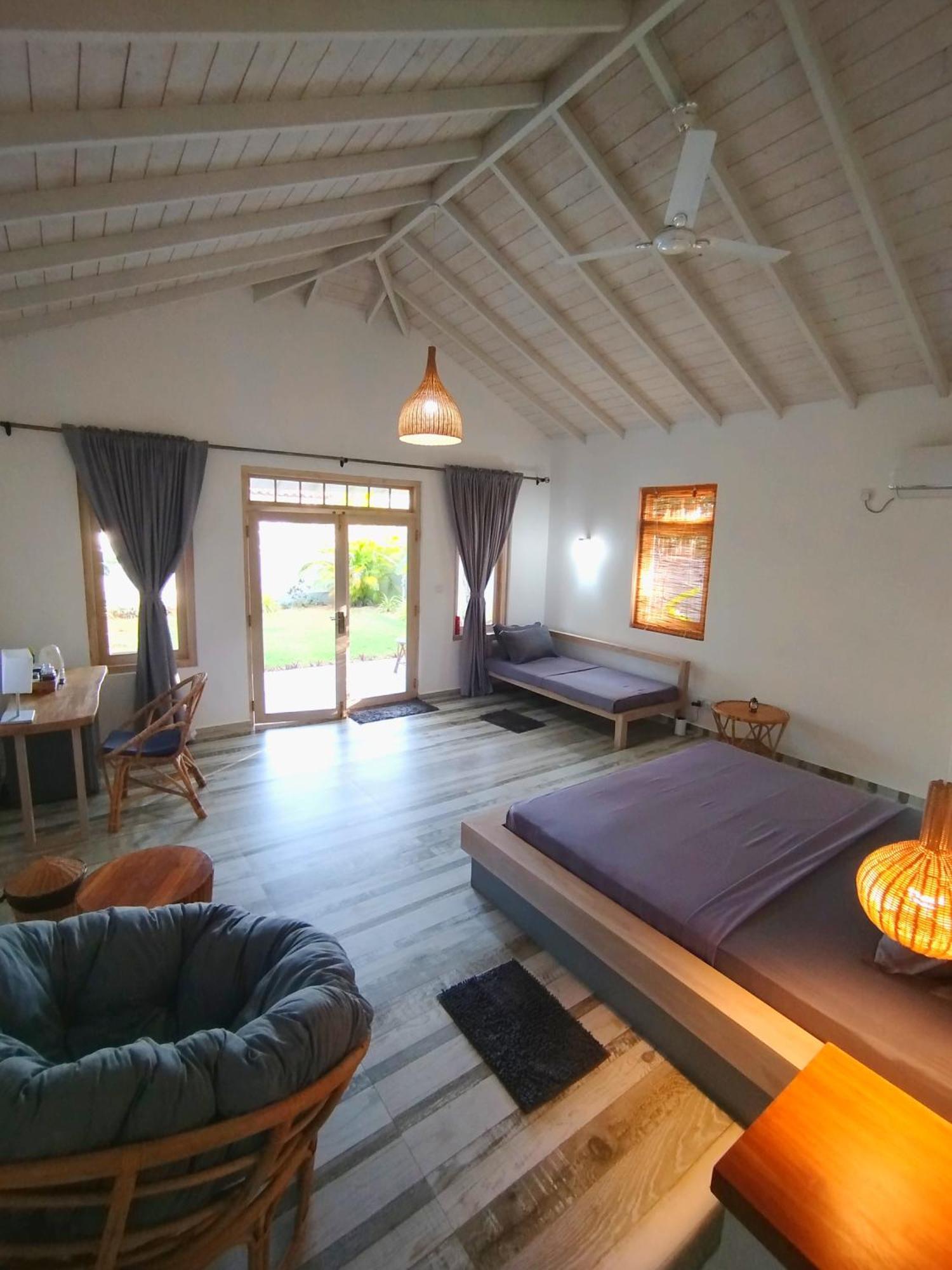 Sleeping Elephant Hotel *